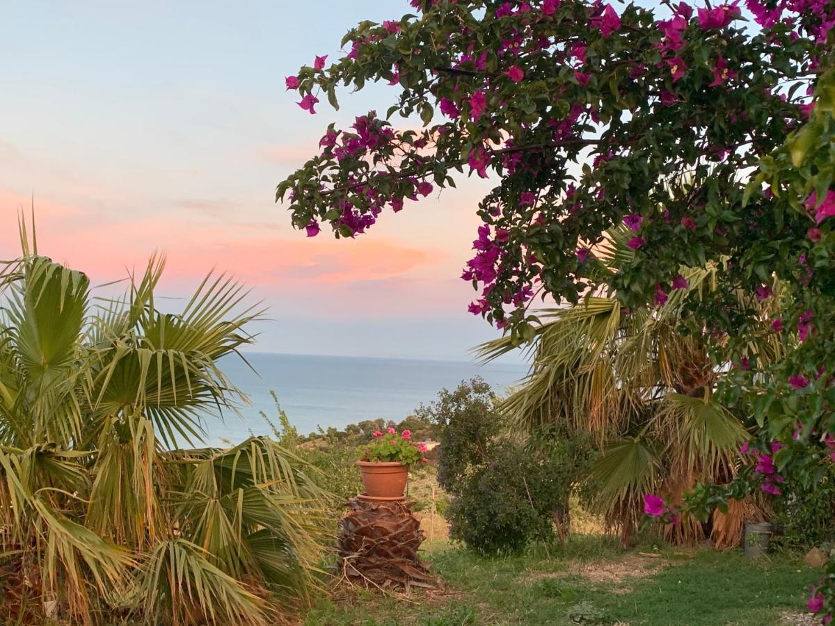 B&B Villa Sveva Rocca Imperiale Eksteriør billede